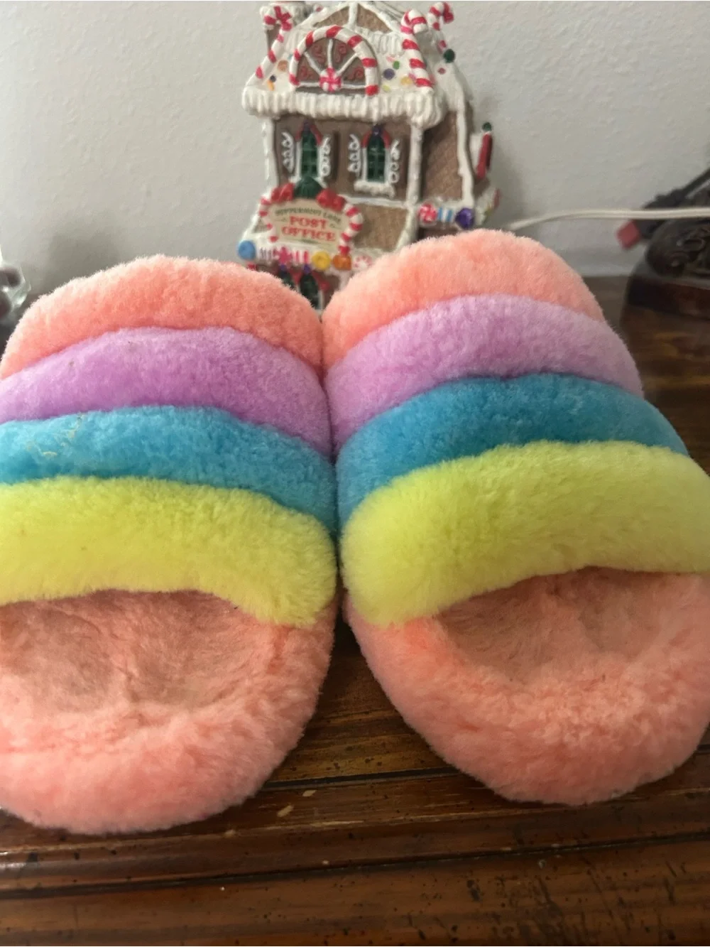 UGG Fluff Yeah  Rainbow Slide Slippers Size 4 Kids / 6 Women